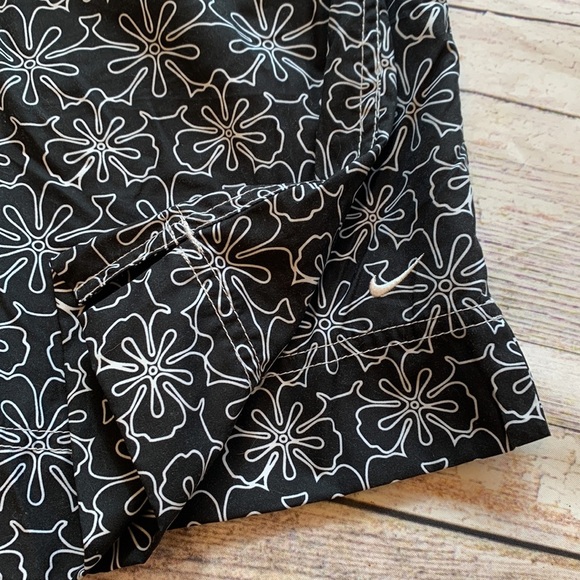 Nike Waterproof Active Capris • Sz S (4-6) - Picture 11 of 13